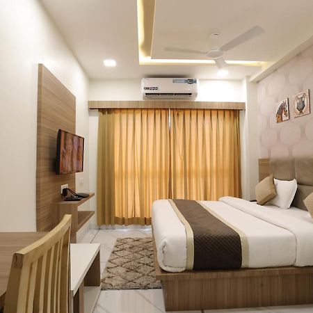 Hotel Lotus Ānand Εξωτερικό φωτογραφία