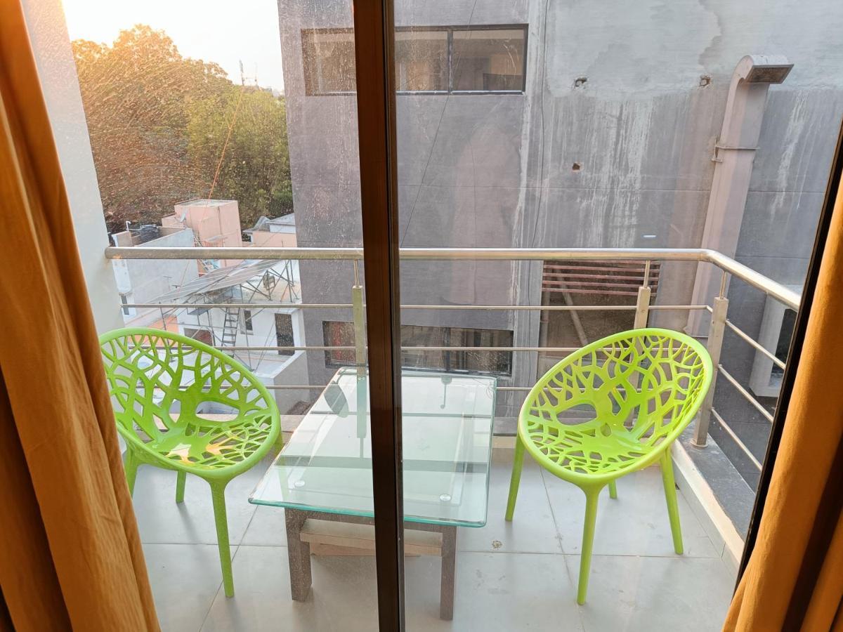 Hotel Lotus Ānand Εξωτερικό φωτογραφία