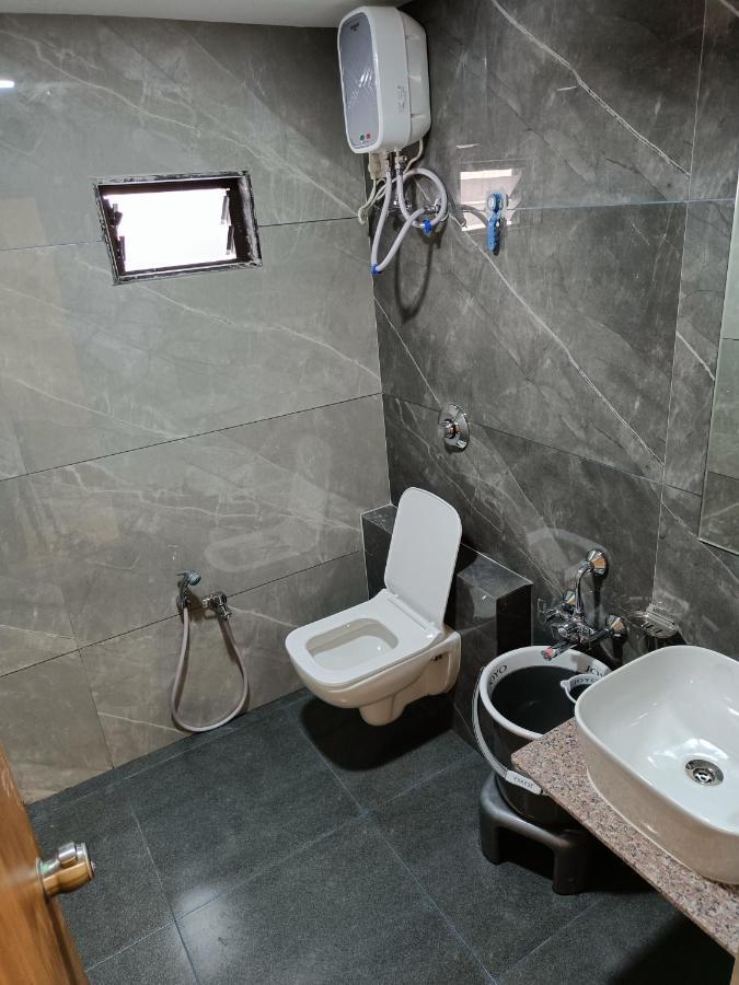 Hotel Lotus Ānand Εξωτερικό φωτογραφία
