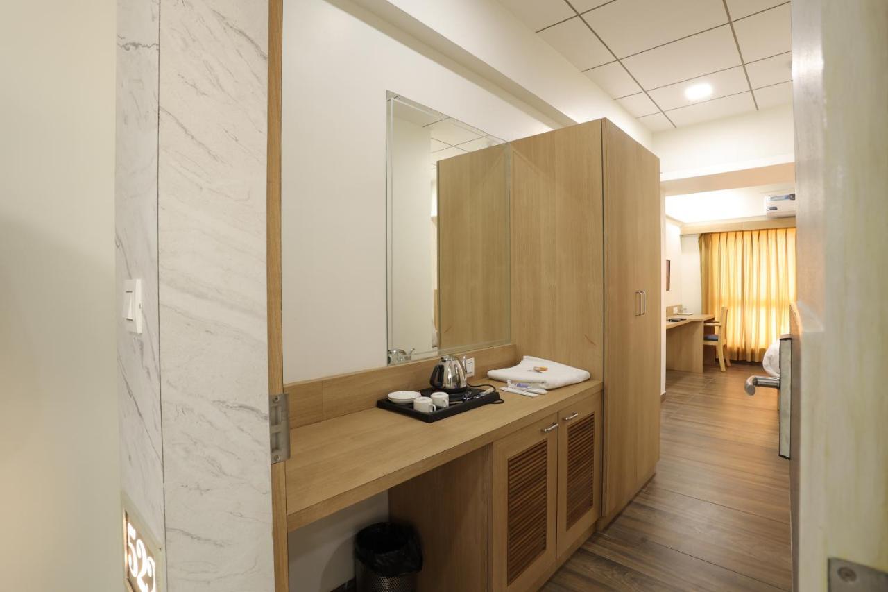 Hotel Lotus Ānand Εξωτερικό φωτογραφία