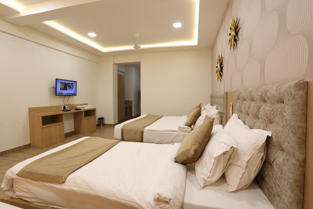 Hotel Lotus Ānand Εξωτερικό φωτογραφία