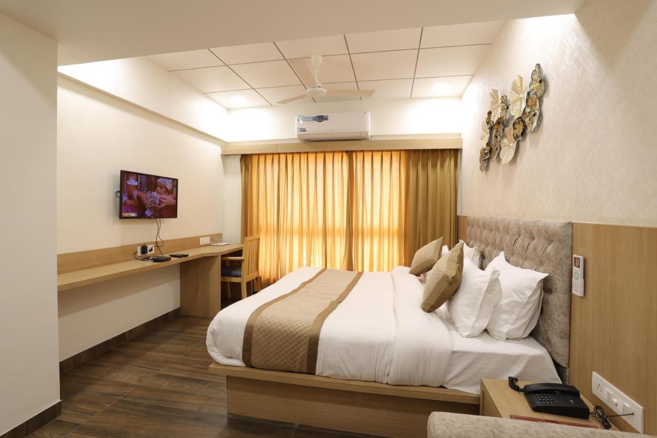 Hotel Lotus Ānand Εξωτερικό φωτογραφία
